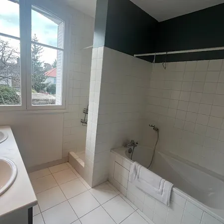 And Garden Near Paris For The Olympic Games 3* Garches